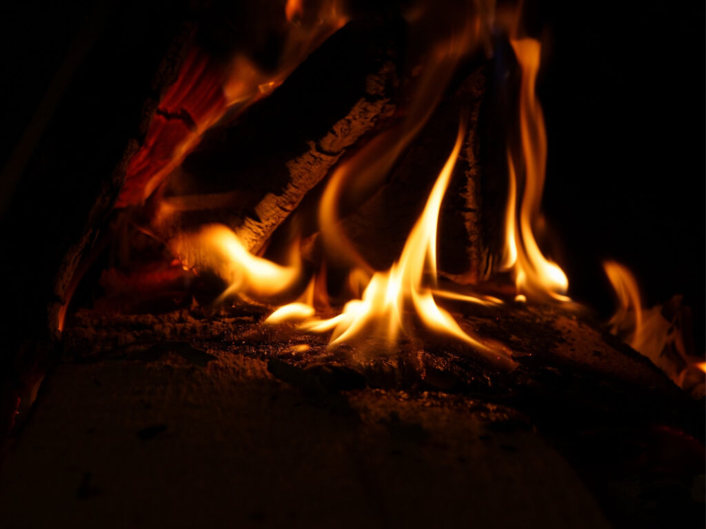 Feuerstahl Anwendung - Lagerfeuer