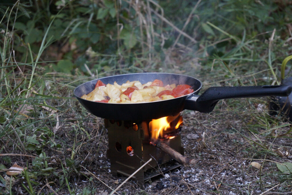 Kochen mit dem Bushbox XL Profi-Set Hobo Kocher