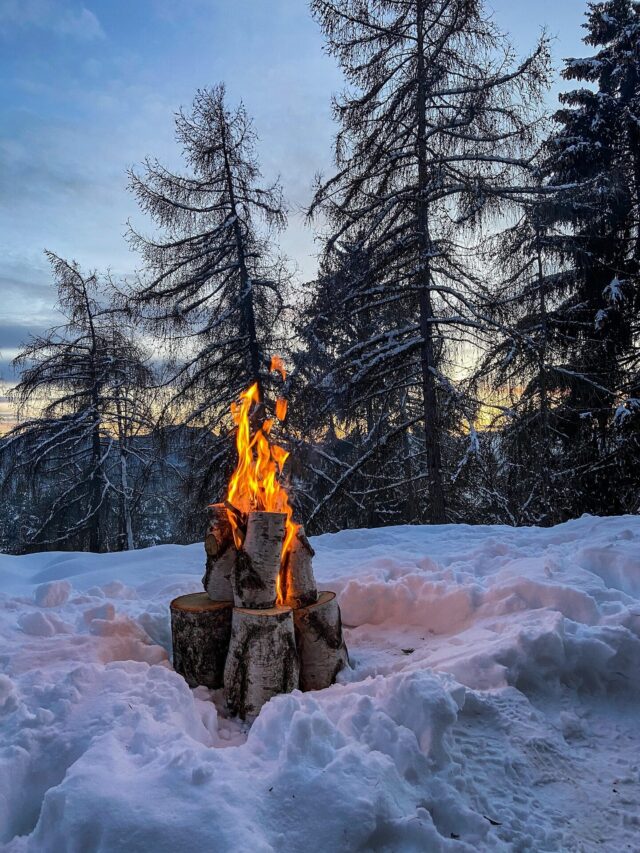 Geschmorte Rindfleischsuppe am Lagerfeuer